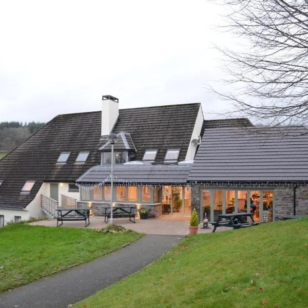 Neuadd Henllan Lodge, hotel in Llanafan-fawr