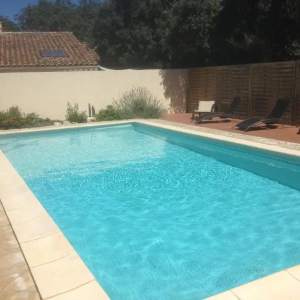 A l'Est d'Uzès, hotel in Saint-Siffret