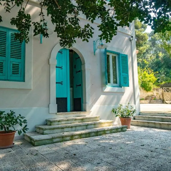 Les Chandelles, hotel v destinaci San Menaio