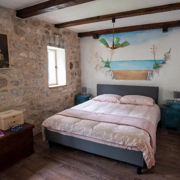 Guesthouse NINA, hotel a Kaštel Novi