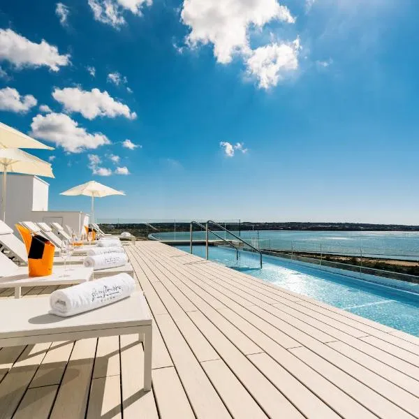 Five Flowers Hotel & Spa Formentera, hotel u gradu Es Pužols