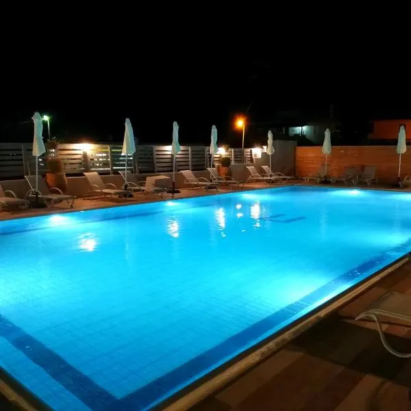 IVORY HOTEL, hotel v destinaci Theologos