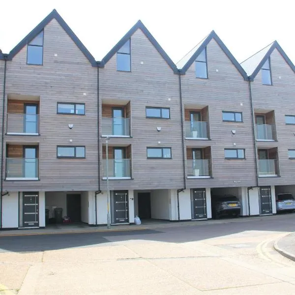 하이드에 위치한 호텔 Modern **Pet friendly** 3 bed beach view Town House near Dover ,Canterbury ,Folkestone and Hythe Kent