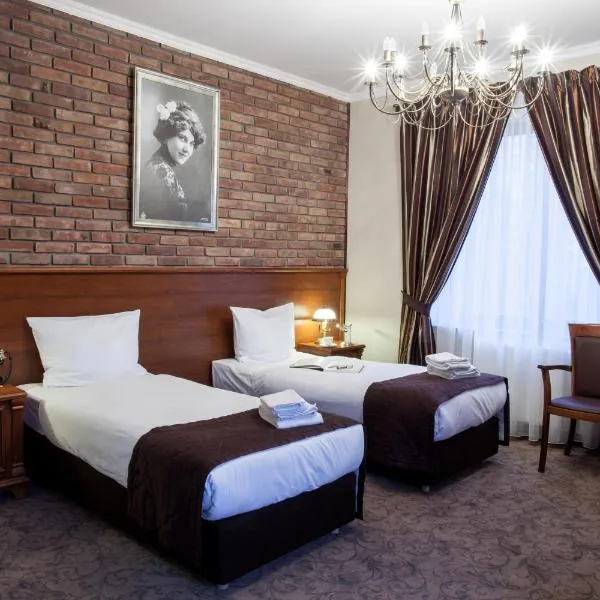 Trzy Korony Boutique Hotel&SPA Piwne, hotel in Sobieszyn