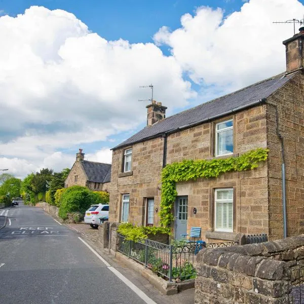 Charming Cottage Near Peak District & Chatsworth, hotel di Matlock