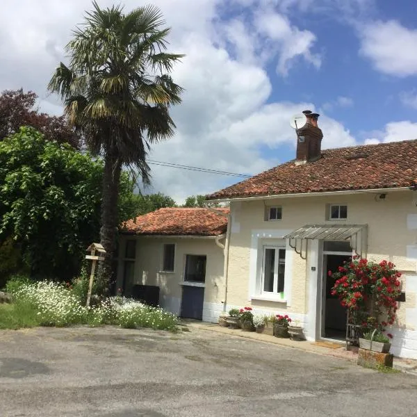 The little house, hotel Mézières-sur-Issoire városában