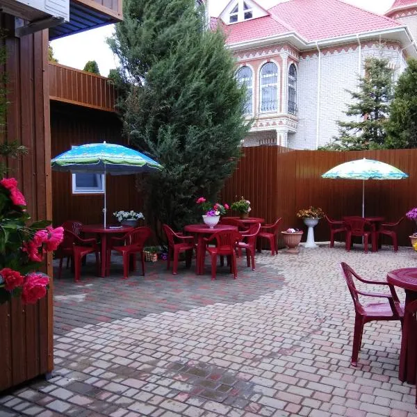 Mini Hotel Уютный дворик, hotel in Molodizhne