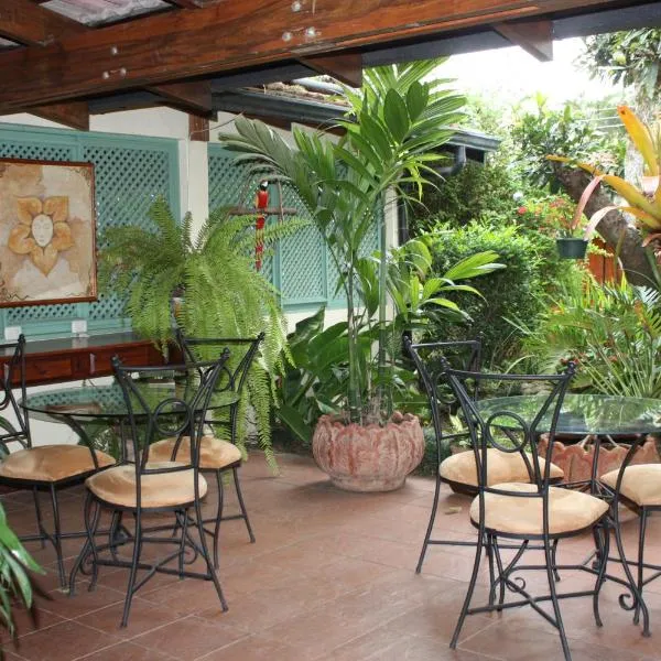 Tierra Magica B&B and Art Studio, hotel v San José