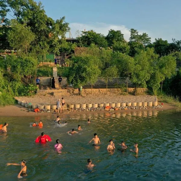 Village House, hotel v destinaci Phong Nha