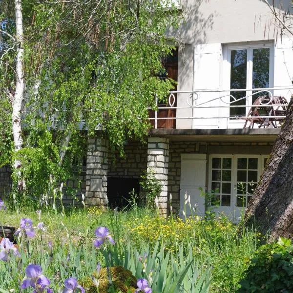 Au Catalpa – hotel w mieście La Chapelle-Faucher