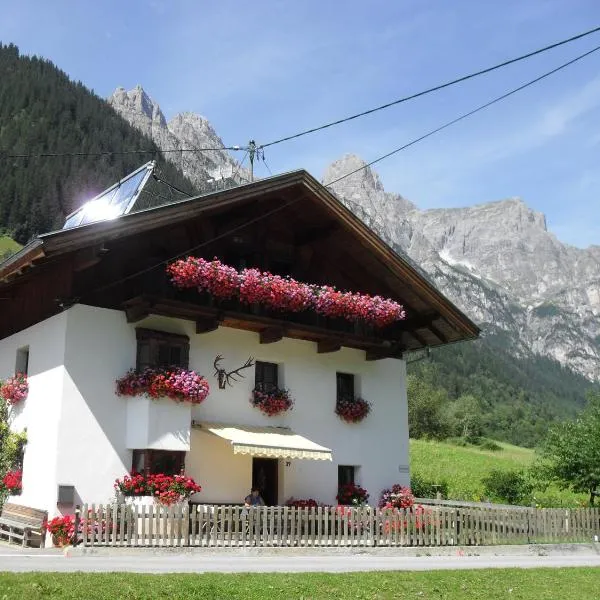 Pirschenhof, hotel u gradu Gschnitz