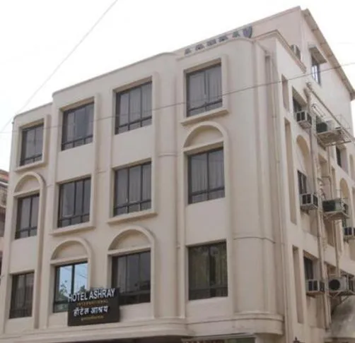 Hotel Ashray International, Sion - Near BKC, hotel v Bombaji