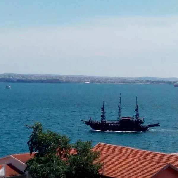 Waterfront Luxury Sea View Apartment, hotel in Thessaloniki