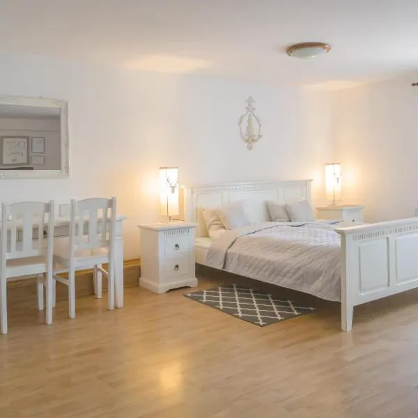Villa Retro Możliwość wynajęcia całego budynku, hotel in Karpacz