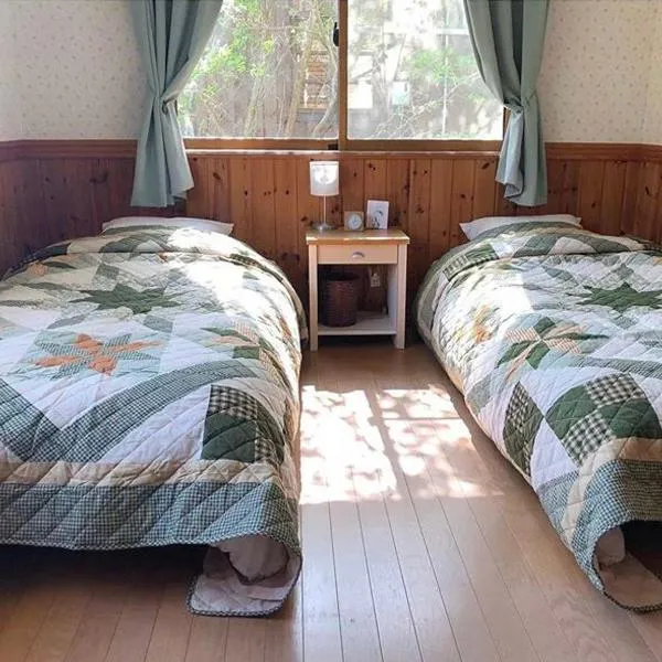 Guest House Chaconne Karuizawa, hotel in Karuizawa