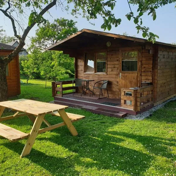 Cozy Summer House with Free Parking near City Center & Beach, hotel v destinaci Kuressaare