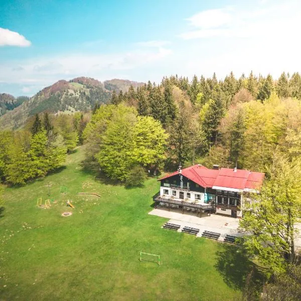 Trbovlje에 위치한 호텔 Planinski dom na Kalu