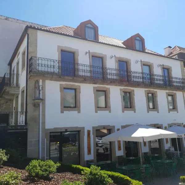 Alojamento 4 Bicas, hotel in Vila Nova de Tazem