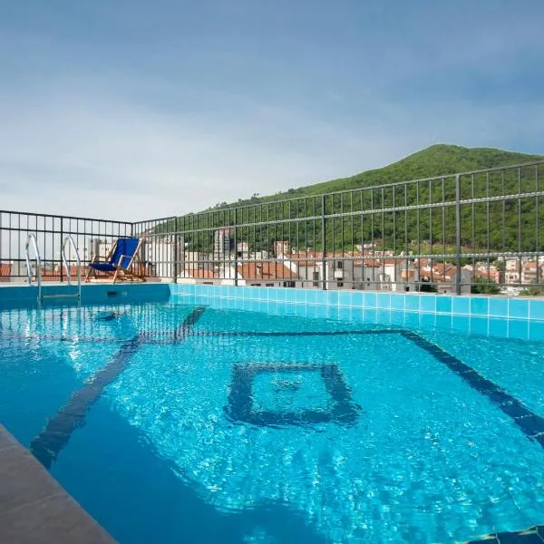Hotel Twelve by Aycon, hotel in Budva