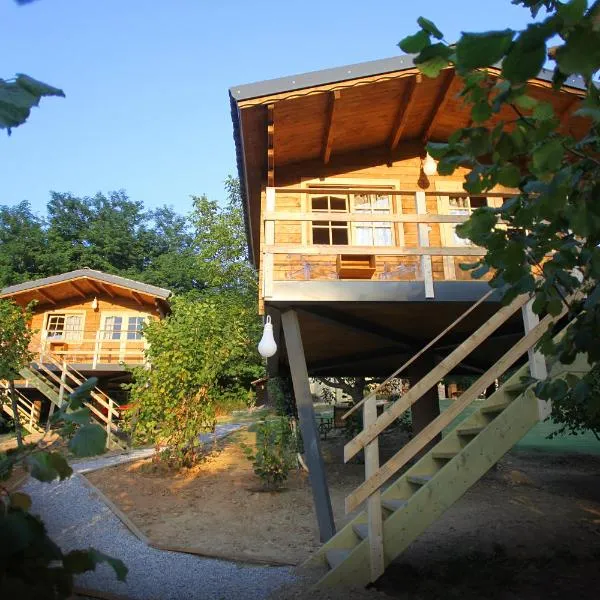 Ecolodge Langhe, отель в городе Кераско