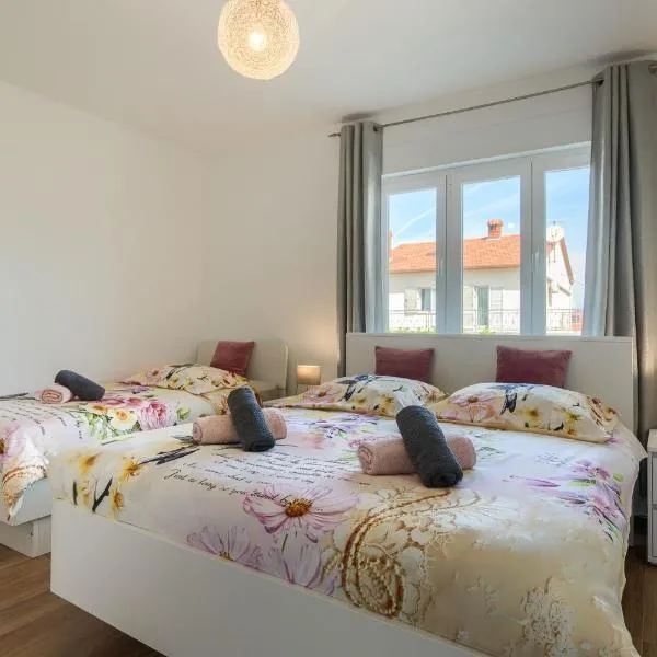 Esther Apartment, hotel in Pula