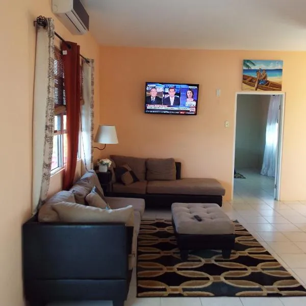 LAKE VIEW CONDO, hótel í Belize City