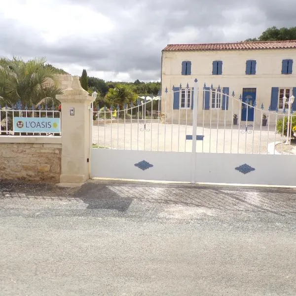 L'Oasis, hotel v destinaci Port-dʼEnvaux
