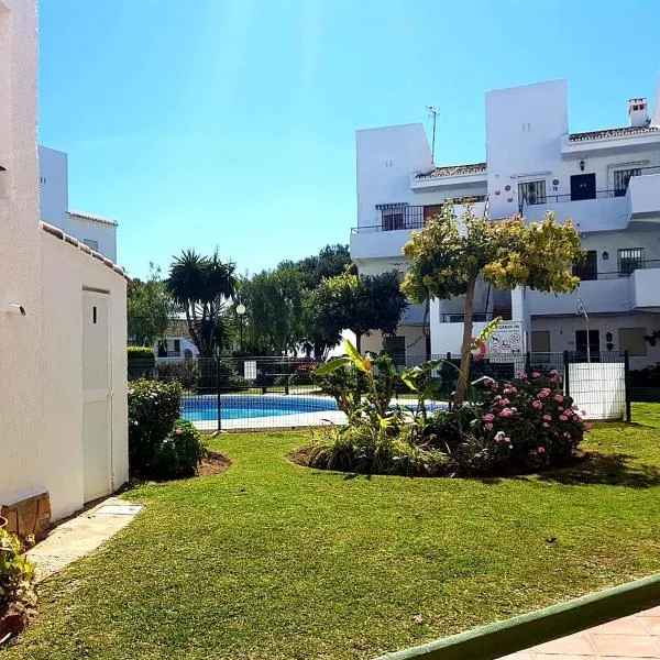 Los Geranios - Beach Apartment, hotel in La Cala de Mijas