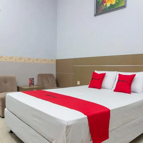 RedDoorz near Goa Panggung, khách sạn ở Pangandaran