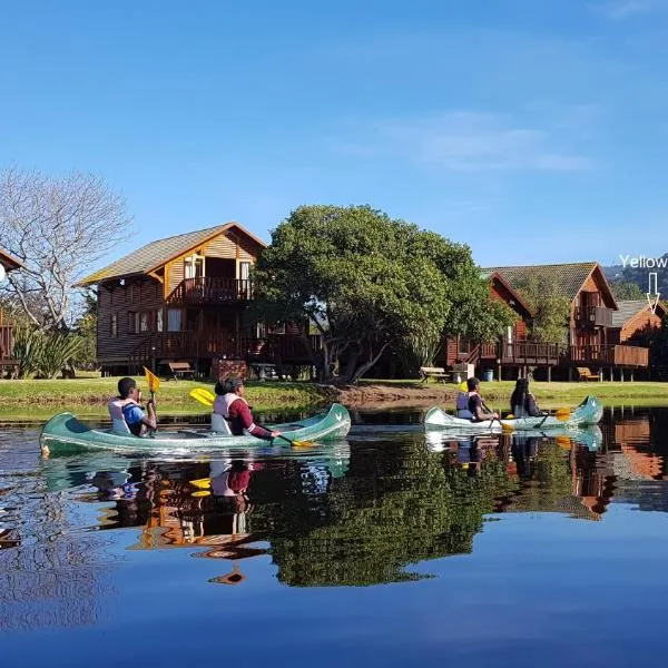 Pirates Creek Self-Catering Chalets، فندق في Wilderness East
