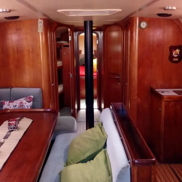 Velero MissTick,Gibsea 47'2, hotel en Puerto Calero