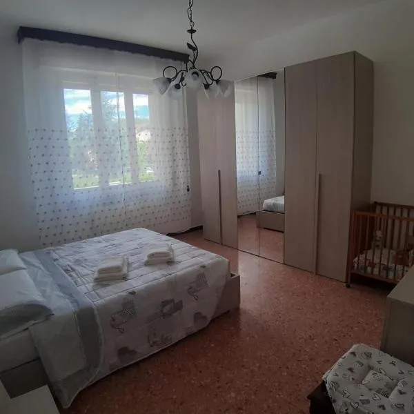 Appartamento centrale fino a 8 posti letto, хотел в Montelungo Superiore
