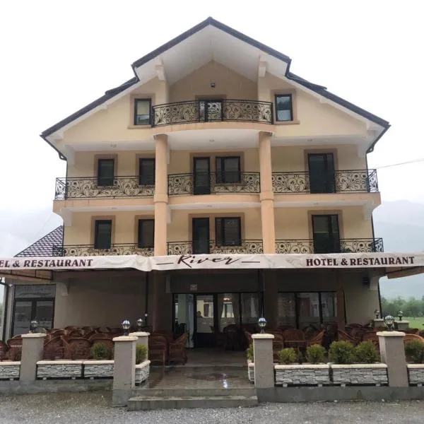 Hotel River, hotelli kohteessa Gusinje