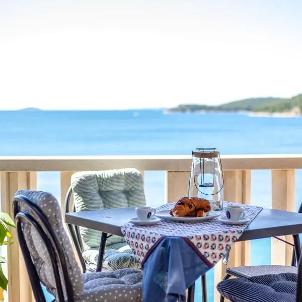 Apartments Horizont, hotel in Rogoznica