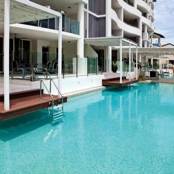 Waters Edge Apartment Cairns, hotel in Cairns