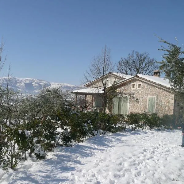 Il Bruco appartamenti in b&b, ξενοδοχείο σε San Donato Val di Comino