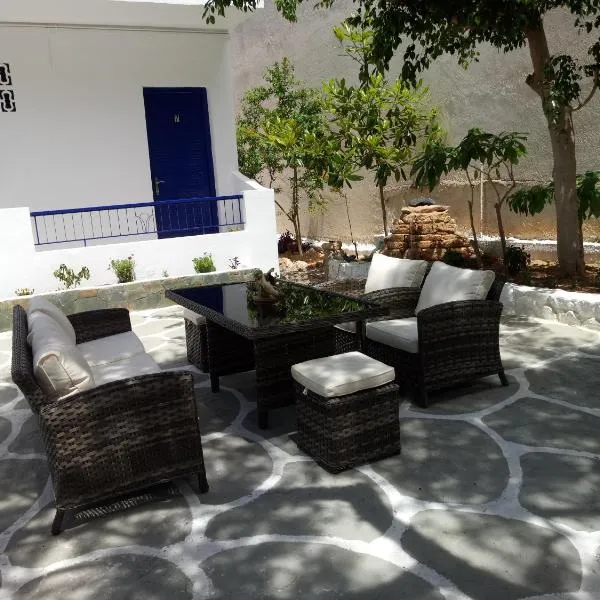 Hotel Poulakis، فندق في سكالا