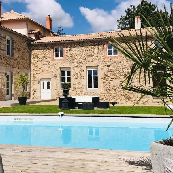 Logis de la Clartière, hotel in Froidfond