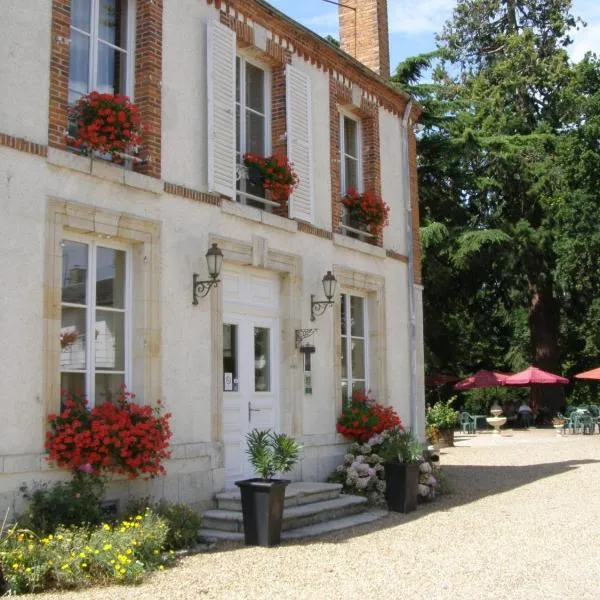 Logis Hotels Restaurants- Villa des Bordes, hotel en Lailly-en-Val