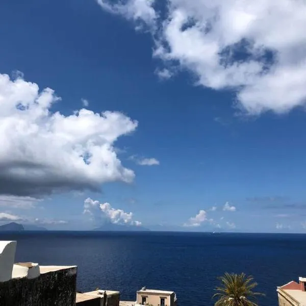 Casa Mare Blu, hotel v destinaci Ginostra