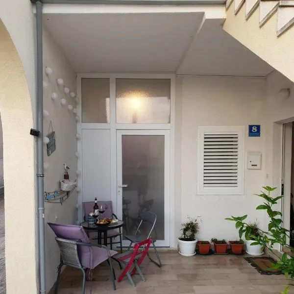 Apartment Mirna, hotel in Baška Voda