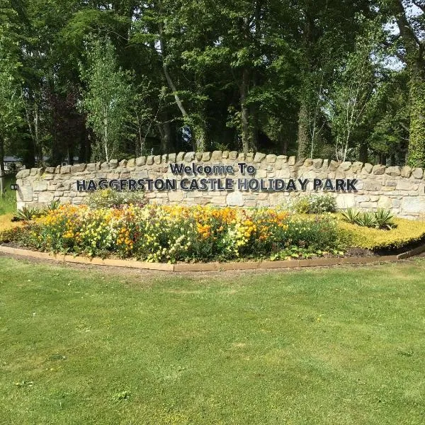 Haggerston Castle , Cheviot View, hotel en Holburn