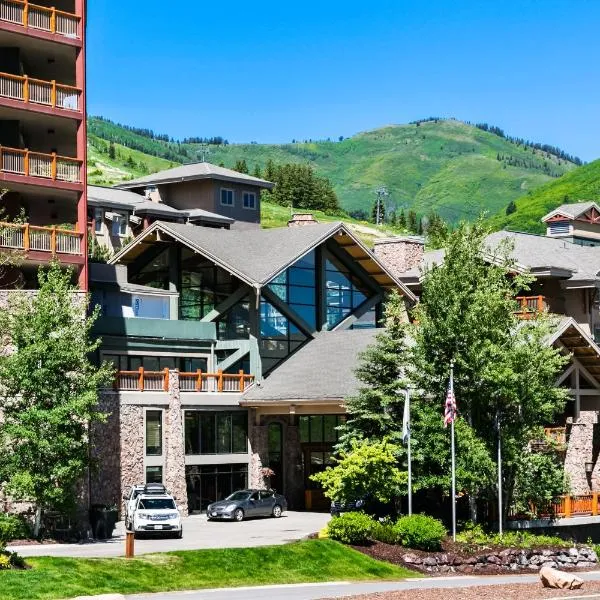 Condos at Canyons Resort by White Pines, hotel v destinaci Park City