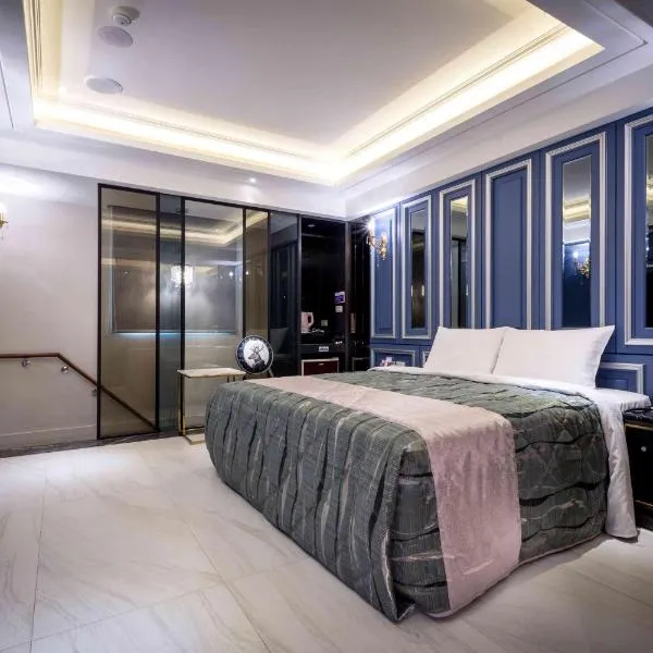 OUGE Motel - Fengshan, hotel in Kaohsiung