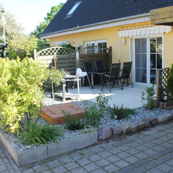Ferienwohnung Charlotte, hotel v destinaci Ostseebad Karlshagen
