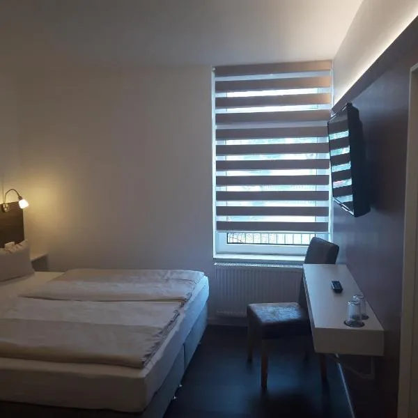 Hotel Weinert, hotel v destinaci Neubrandenburg