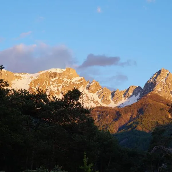 Chalet Plaisir- la nature, hotel sa Méolans