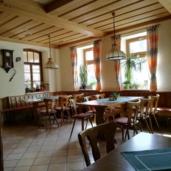 Gasthaus Goldner Löwe, hotel v destinaci Friesau