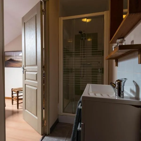 B&B Les Trois Voisins, hotel v destinaci Bourseigne-Vieille