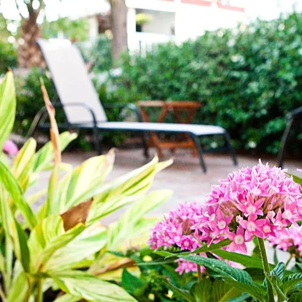 DeSoto Beach Gardens, hótel í Tybee Island